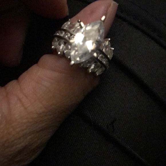 10k ring Sz 7 - Picture 5 of 5